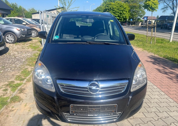 Opel Zafira cena 21900 przebieg: 227000, rok produkcji 2010 z Łuków małe 631